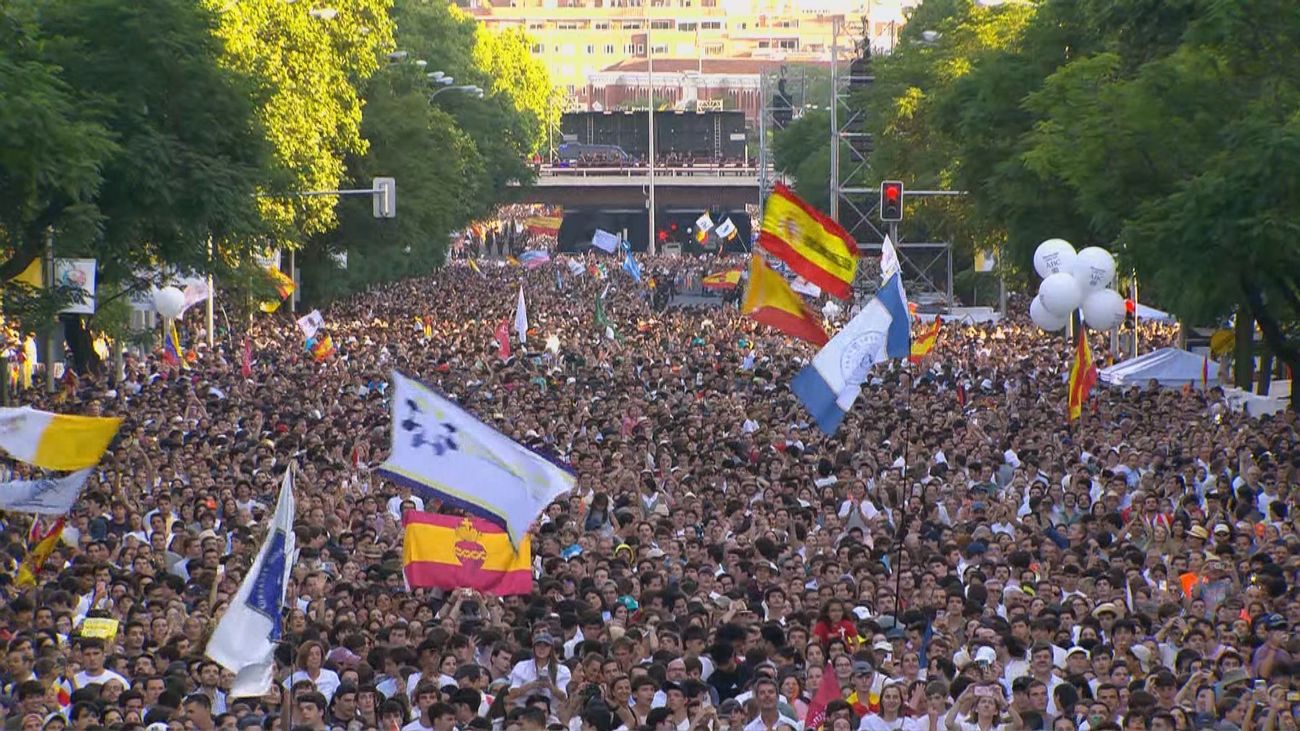 Medio millón de jóvenes enmudecen junto a León XIV en una Vigilia histórica