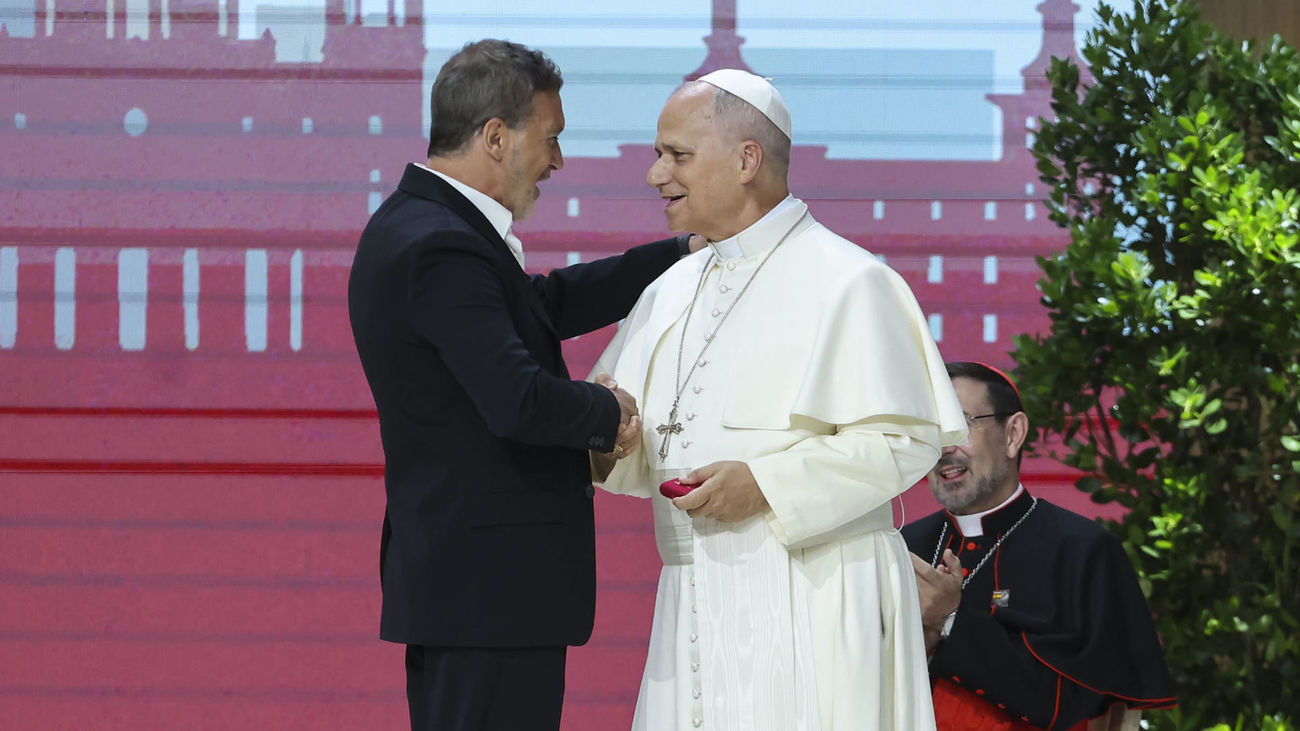 Antonio Banderas al Papa: "Confieso que soy víctima del hechizo de Dios"