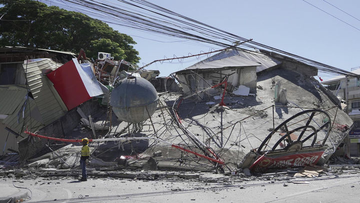 Ascienden a 37 los muertos y casi 500 heridos en el terremoto de Mindanao (Filipinas)