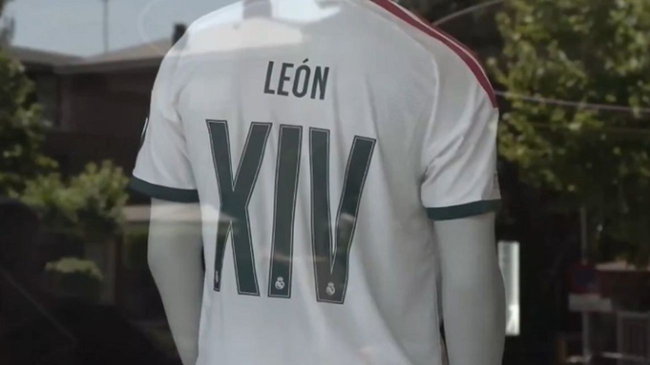 Camiseta del Real Madrid con el nombre de León XIV
