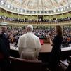 León XIV recibido con honores en el Congreso y despedido con siete minutos de aplausos