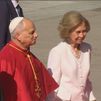 Campanas, aplausos, emoción... La Almudena acoge con alegría al papa León XIV