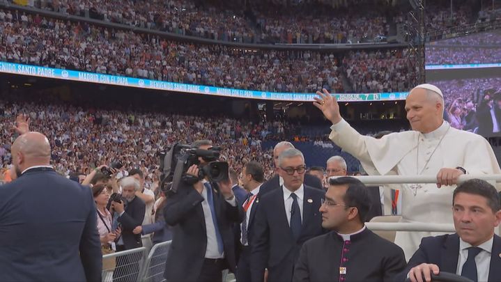 El Papa León XIV, entrando al estadio Bernabéu / TELEMADRID