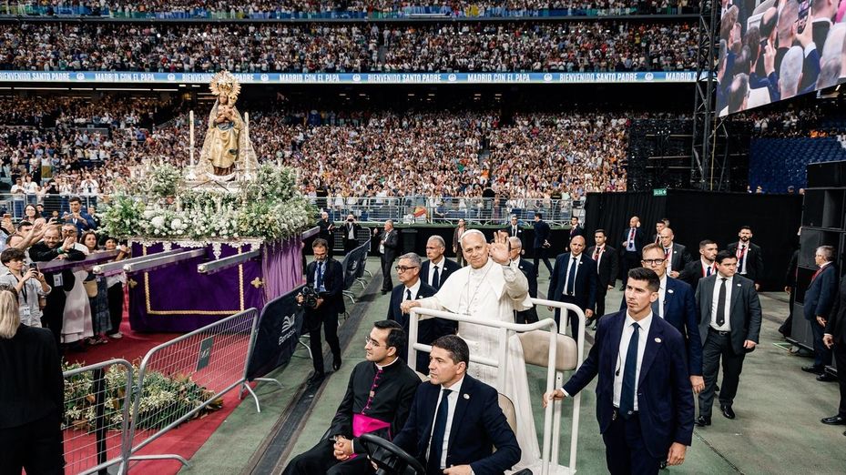 León XIV, ante 80.000 fieles en el Bernabéu: "¡La Iglesia de Madrid ha hecho un golazo para siempre!"