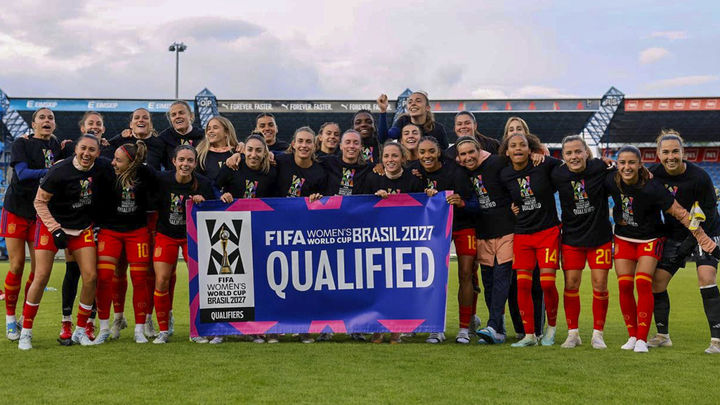 1-6. España saca el billete para el Mundial de Brasil tras exhibirse en Islandia