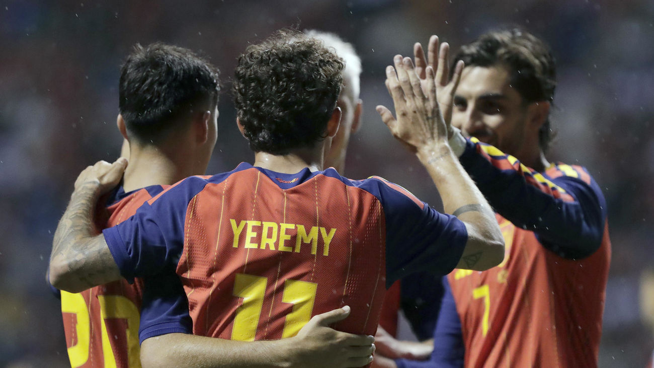 1-3. España vence a Perú en el último amistoso antes del Mundial