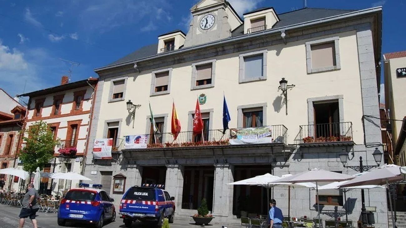 Fachada del Ayuntamiento de Cercedilla