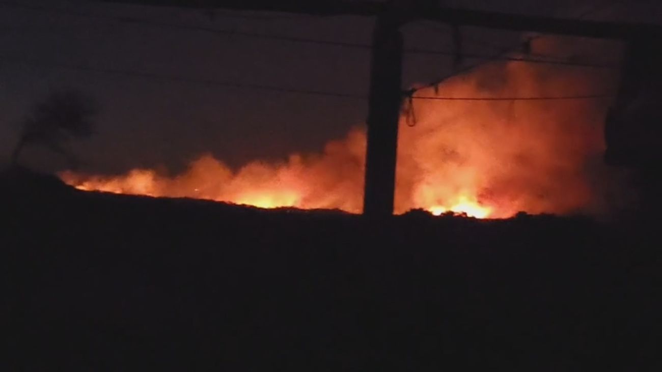 Empeora el incendio forestal de Villanueva de los Castillejos (Huelva)