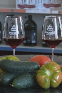 Villa del Prado presume de huerta y vino en una feria que pone en valor sus productos