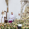 El Papa agradece "el bien que se hace cada día" en Canarias en una misa multitudinaria