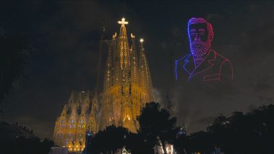 Así fue la espectacular inauguración de la torre de Jesús de la Sagrada Familia de Barcelona