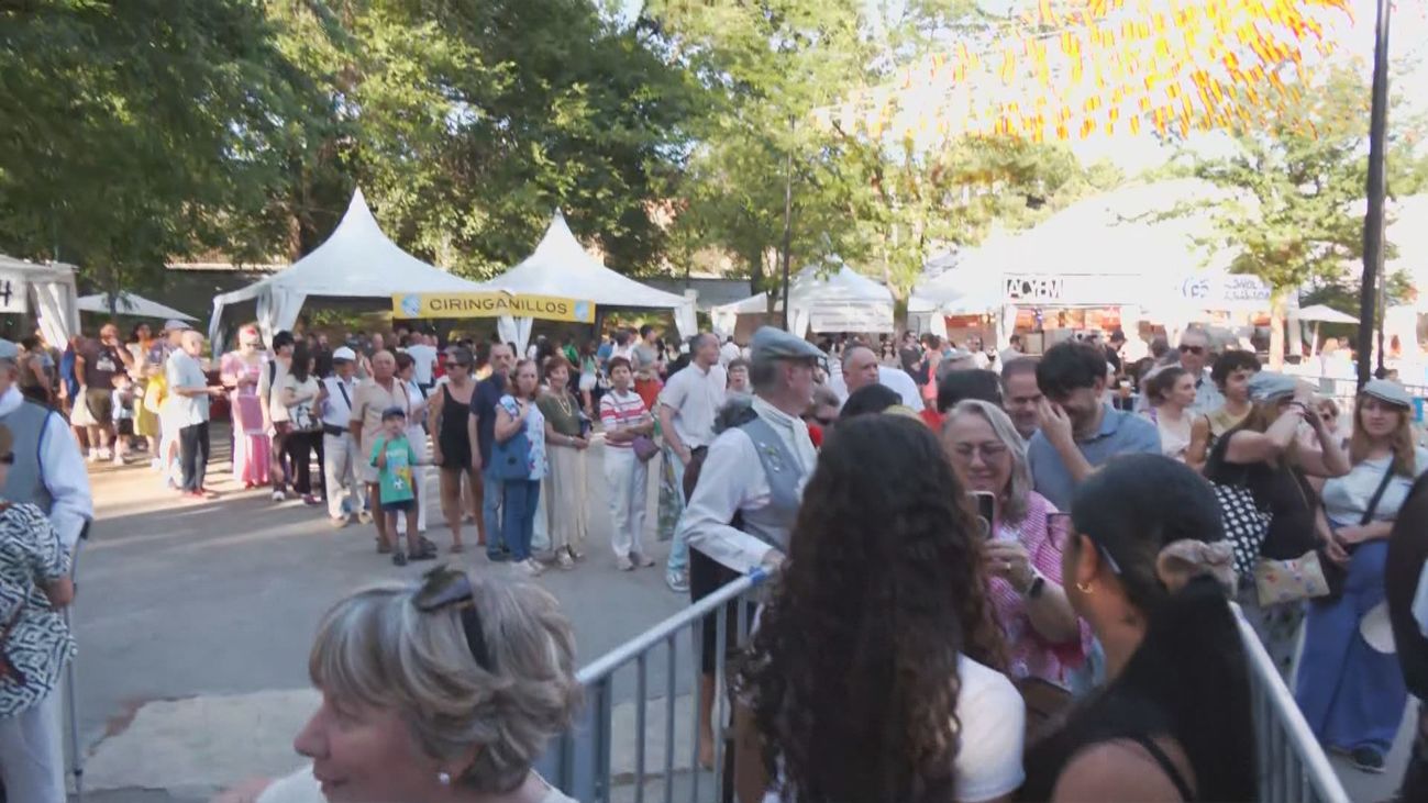 Las fiestas de San Antonio dan el pistoletazo de salida al verano madrileño en el Parque de la Bombilla
