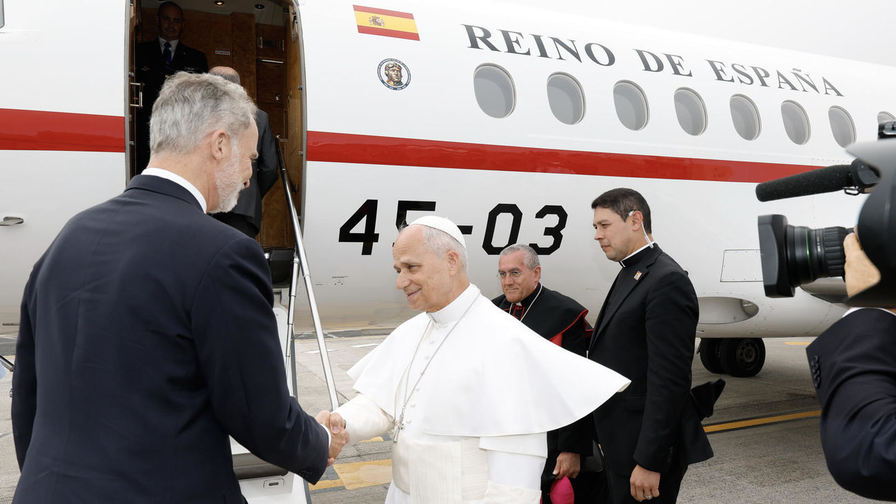 El 'accidentado' regreso de León XIV a Roma
