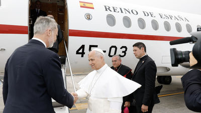 El 'accidentado' regreso de León XIV a Roma