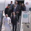 Una incidencia técnica en el avión retrasa el viaje de vuelta del Papa a Roma