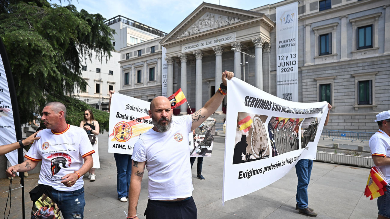 Militares de tropa y marinería piden ante el Congreso "dignidad" ante una labor de riesgo