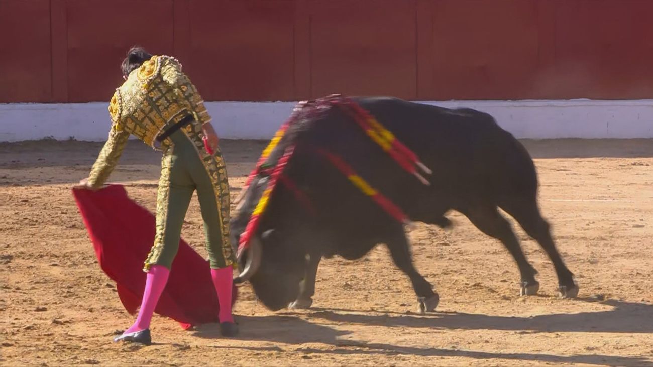 Manuel Diosleguarde corta dos orejas a un ejemplar de Los Eulogios