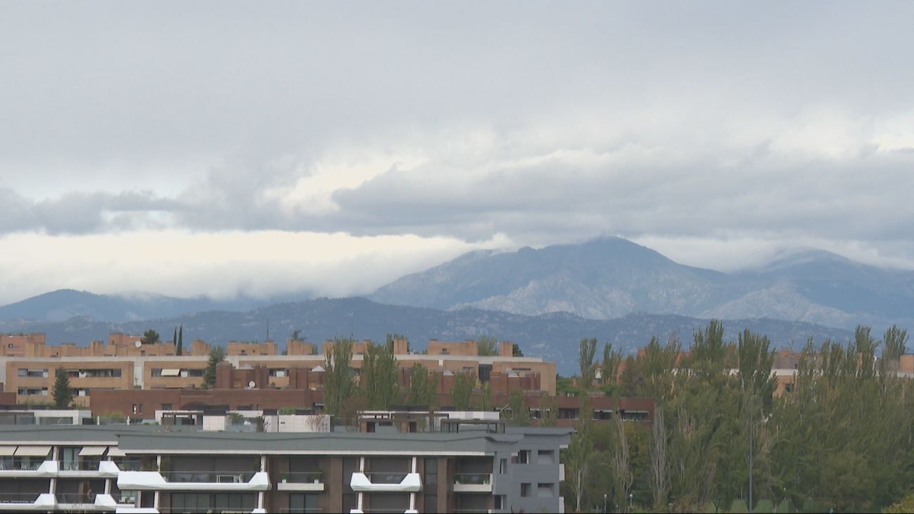 Lunes menos caluroso en Madrid con aviso por tormentas en la sierra