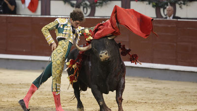 Tarde de toreros en el diluvio de la Corrida de Beneficencia