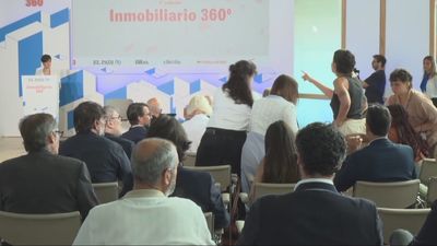 Escrache a la ministra de Vivienda por el desahucio de una anciana en Madrid