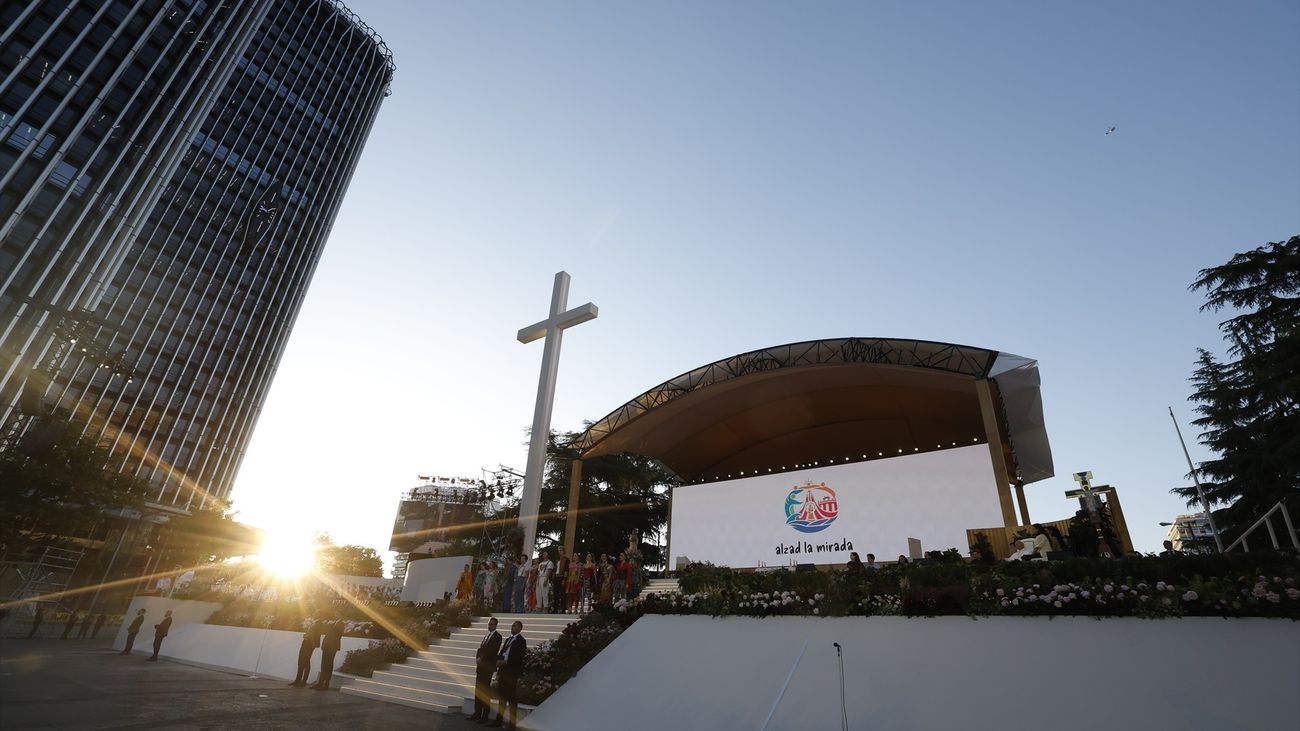 La cruz de la plaza de Lima instalada por la visita del papa se quedará en Madrid