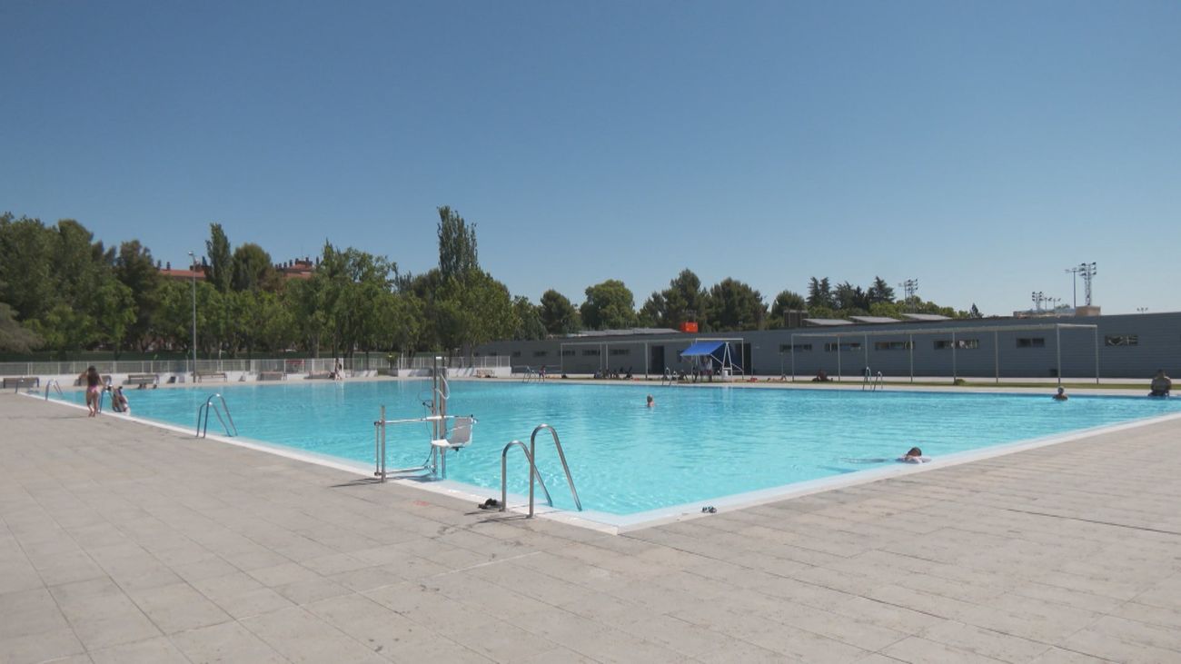 El secreto que esconde bajo el agua la piscina de Orcasitas