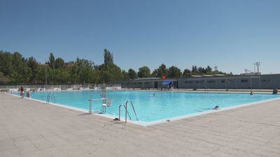 El secreto que esconde bajo el agua la piscina de Orcasitas