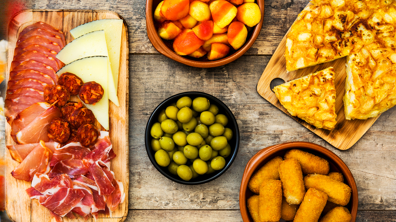 El tapeo, una de las costumbres más arraigadas de España