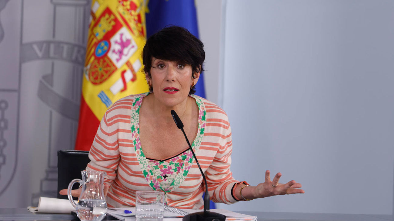 El Gobierno dice que "no se entendería" que se retirara el pasaporte Begoña Gómez