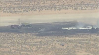 Mueren ocho militares tras estrellarse un bombardero B-52 en California