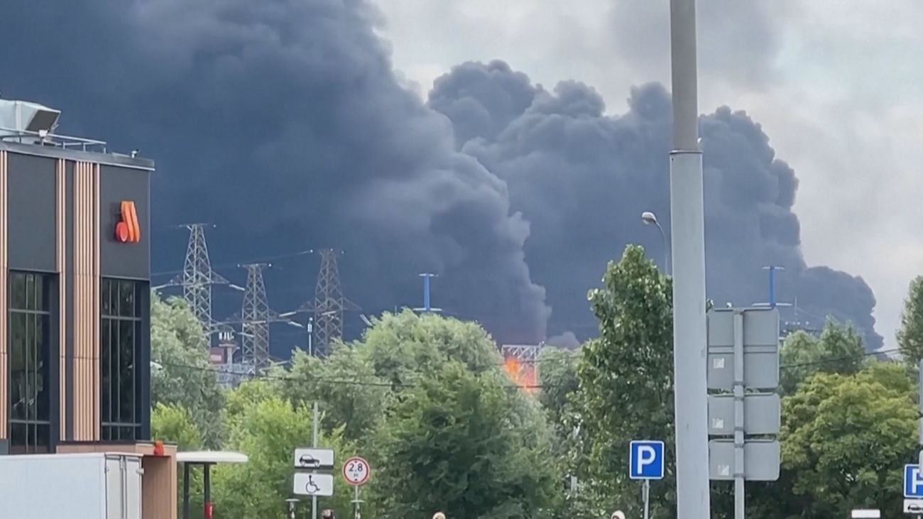 Ucrania ataca con drones una refinería a las afueras de Moscú