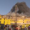 Incendio en Villaverde: Arde una nave de trasteros en la calle San Mamés con riesgo de derrumbe