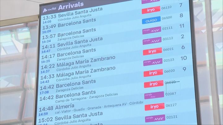 Panel de llegadas de trenes de Alta Velocidad
