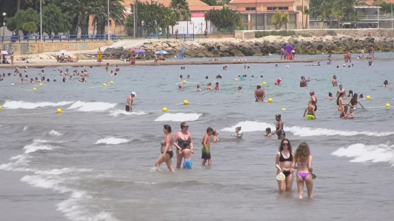 Vacaciones más cortas y por España: cambian las preferencias de los españoles para este verano