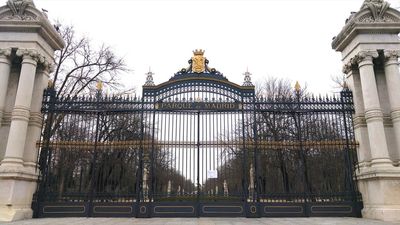 Cierra el Retiro por fuertes vientos y con el nuevo protocolo del Ayuntamiento de Madrid