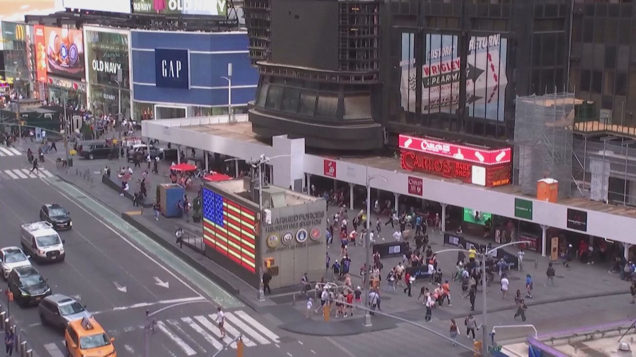 Pánico en Times Square por unos disparos en la celebración de los New York Knicks