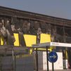 Continúan las labores de extinción en el incendio de una nave de trasteros de Villaverde