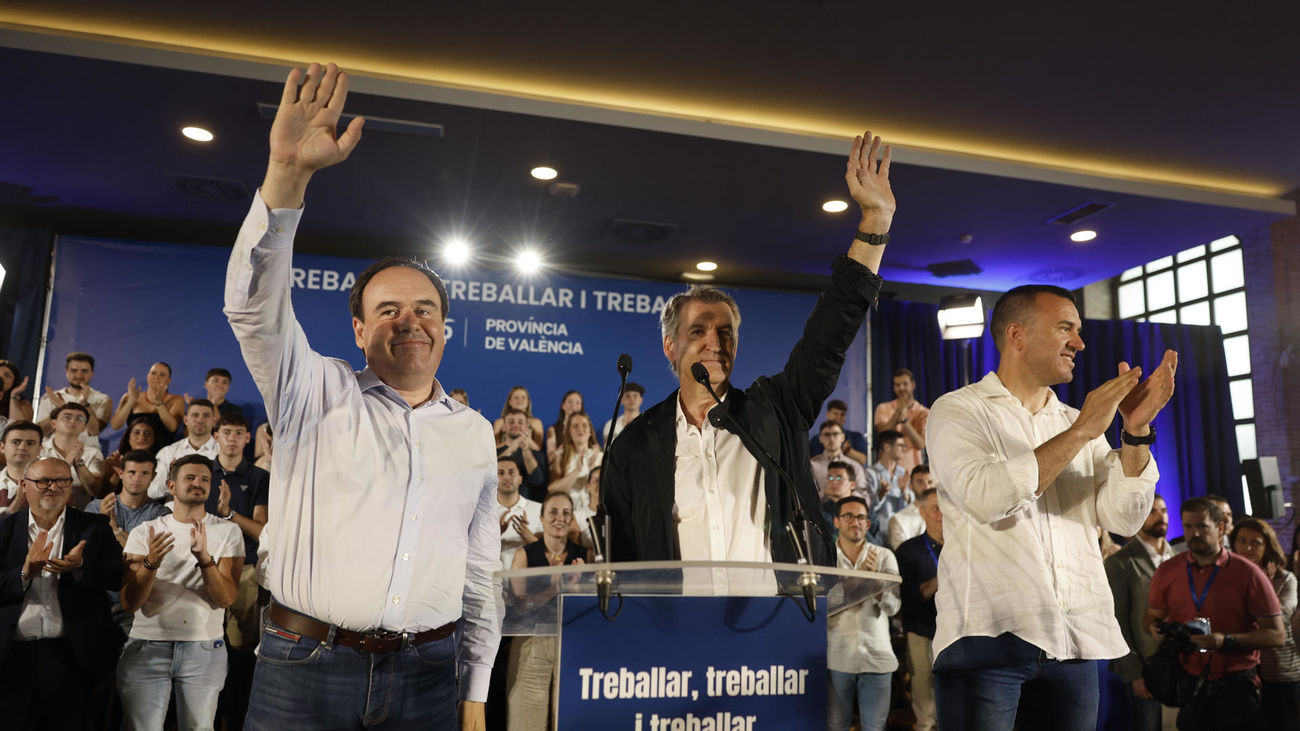 Feijóo acusa a Sánchez de estar "detrás de las cloacas" Feijóo y  habla de "autocracia"