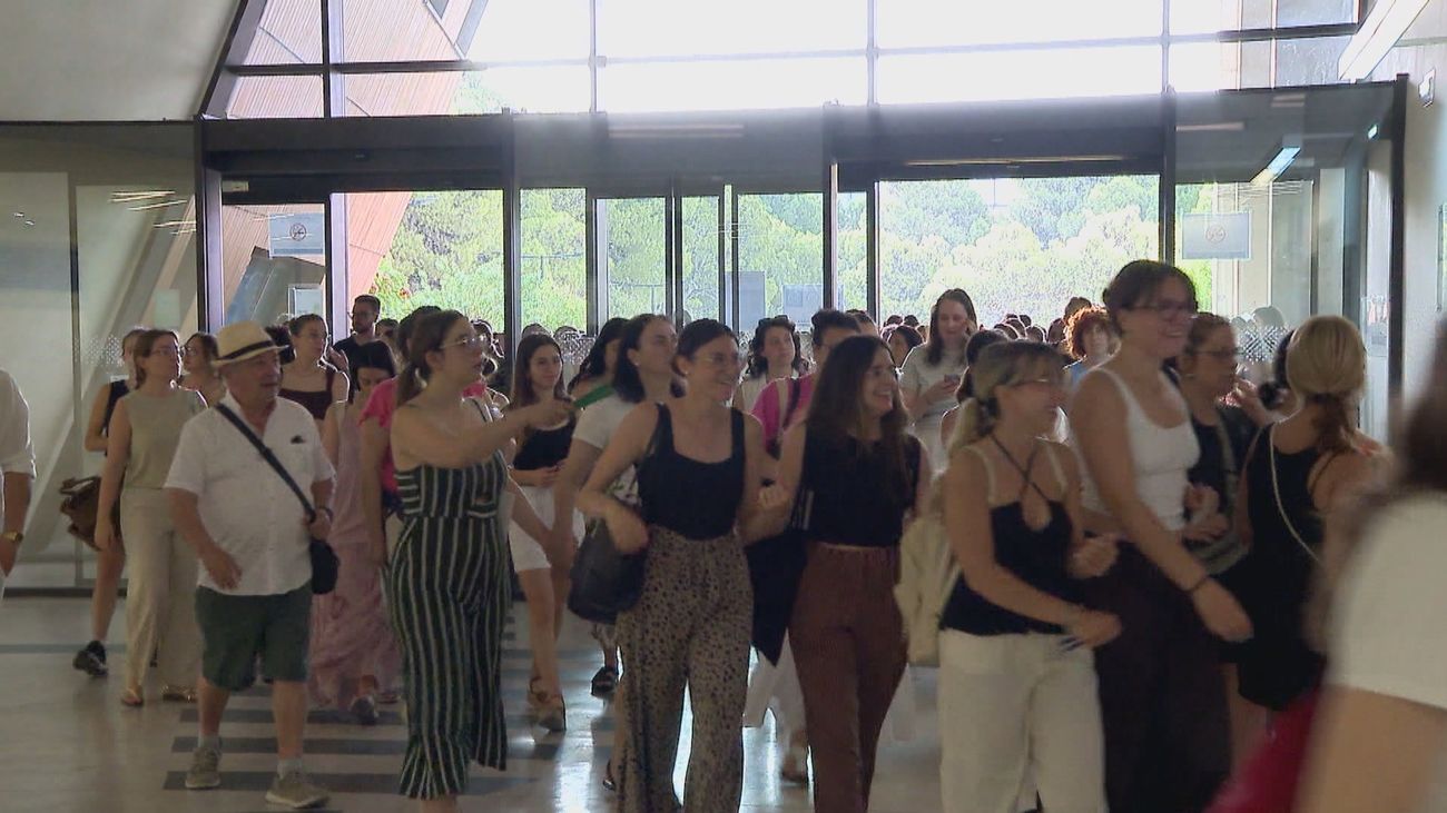 Más de 20.000 maestros se examinan en Madrid para conseguir una plaza pública en nueve especialidades