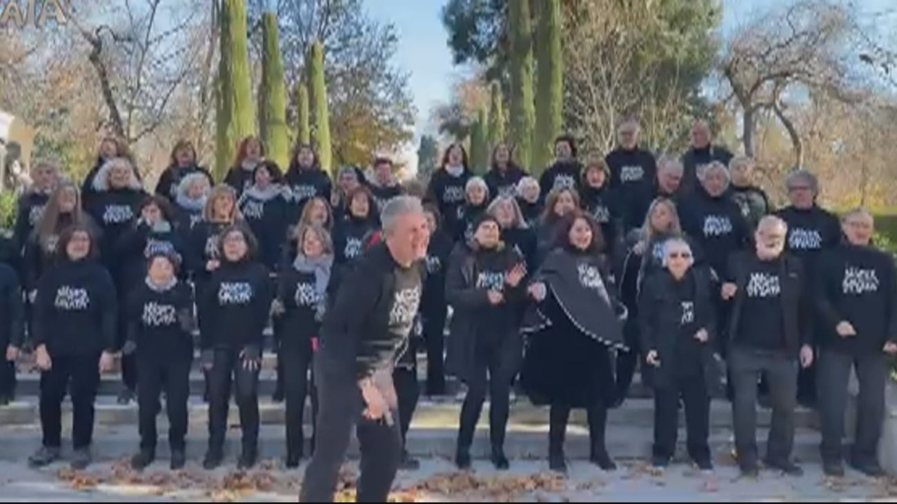 Más de 700 voces ponen música al casco antiguo de Collado Villalba con 'Coralba'