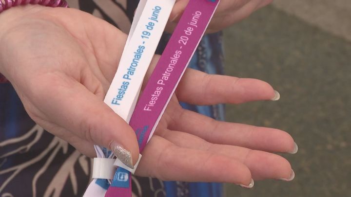 Polémica en Tres Cantos por la reventa de pulseras vip para dos conciertos del municipio