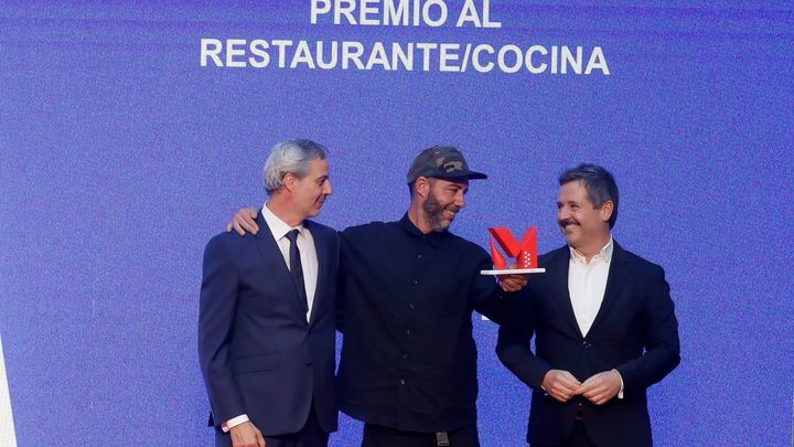 El chef Dani Ochoa, de Montia, recibe el premio a mejor restaurante de 2026 para la Academia Madrileña de Gastronomía