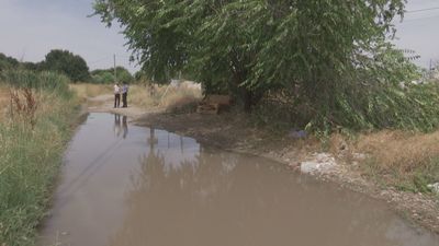 Fugas de agua en el Cerro del Castañar de Leganés provocan inundaciones, daños en viviendas y malestar vecinal