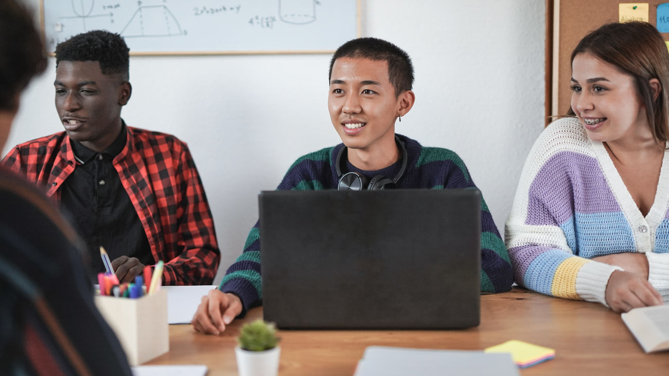 Fundación SEPI lanza becas remuneradas en el Grupo ICO para jóvenes titulados sin experiencia