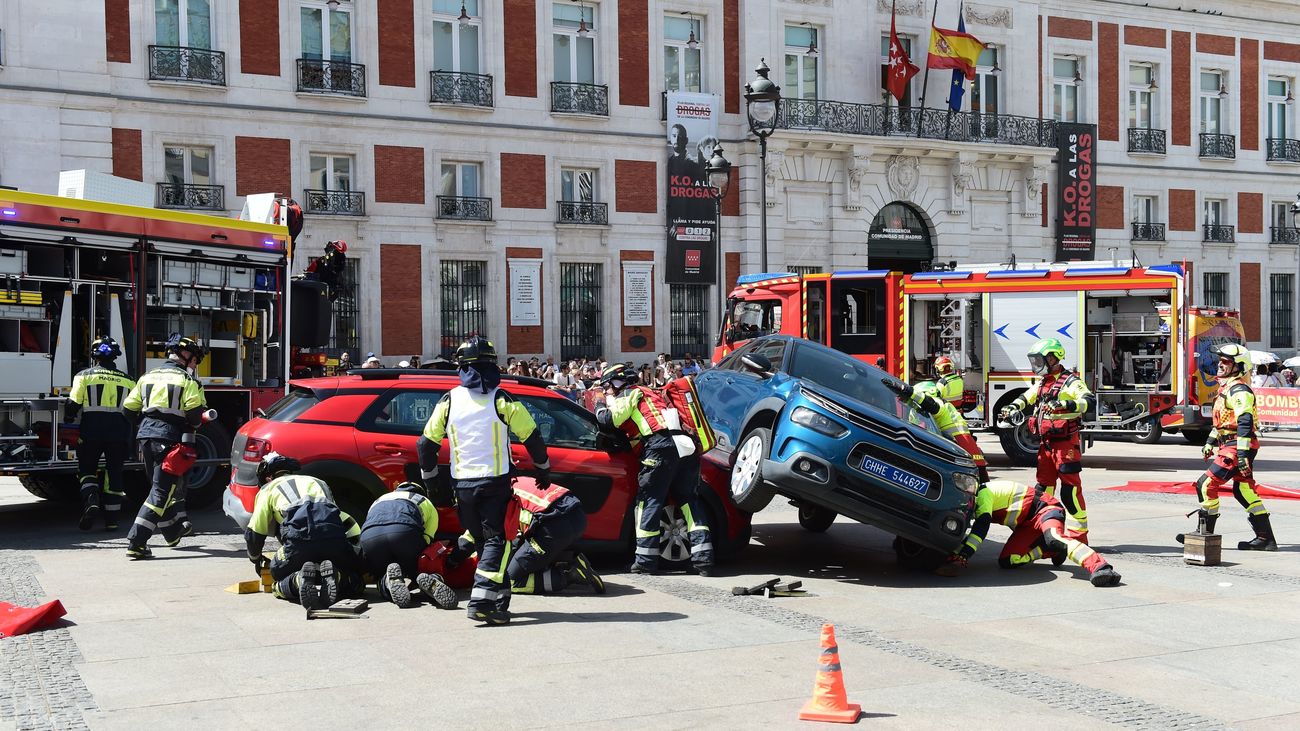 Madrid acoge un espectacular simulacro de rescate en la Puerta del Sol