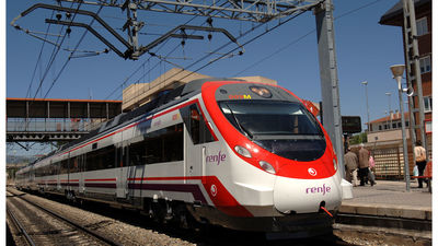 Retrasos en las líneas C2, C7 y C8  de Cercanías por un robo de cable y la avería de un tren
