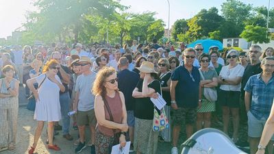 Vecinos de Valdebernardo contra una gasolinera cerca de las casas, el colegio y la residencia de mayores