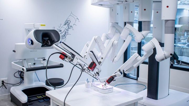 20 años del robot Da Vinci en Madrid, la tecnología que ha revolucionado la cirugía