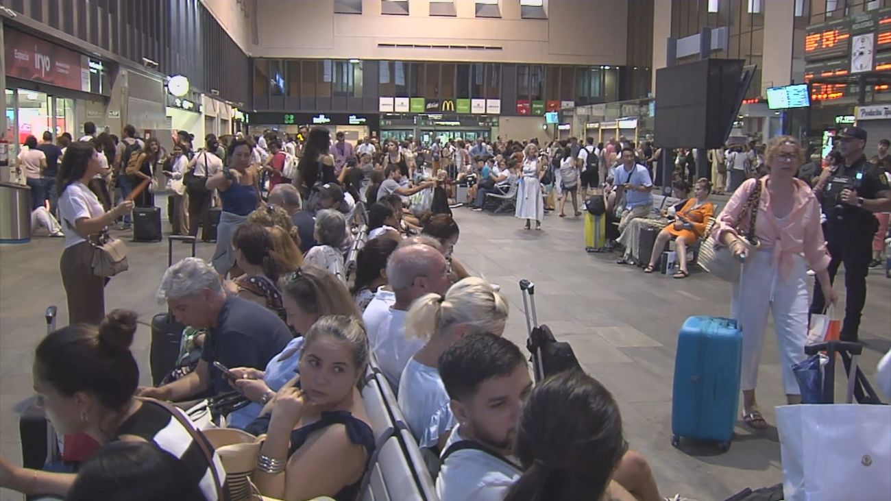 Jornada caótica en los AVE entre Madrid y Andalucía por dos incidencias en 24 horas