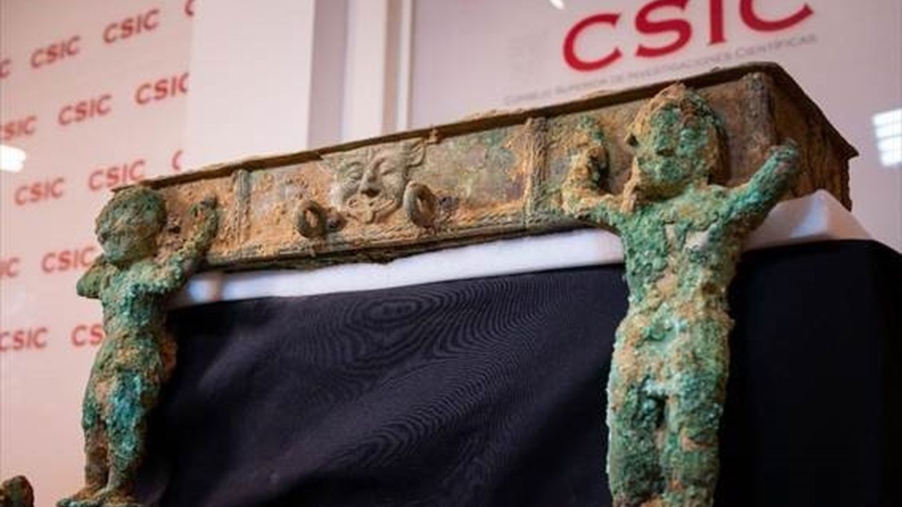 Hallado un carro de bronce en el yacimiento tartésico de Casas del Turuñuelo